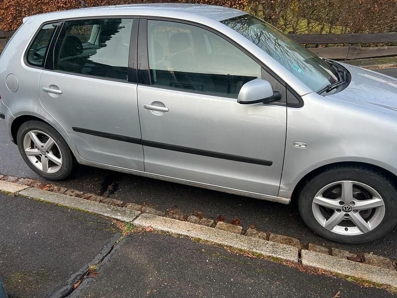 Gebraucht VW Polo 75 PS (55 kW) 2003 Grau Limousine