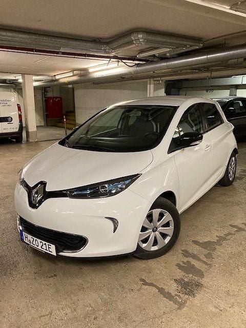 Weiß Gebraucht 2016 Renault Zoe Life Kleinwagen | 5.500 € (Guter Preis) - Bild 1/4