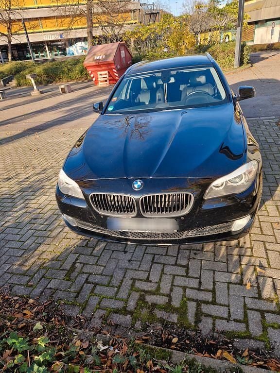 Second-hand BMW 520 184 CP (135 kW) 2012 Negru Break