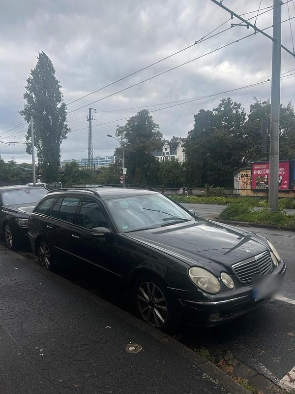Schwarz Gebraucht 2004 Mercedes E270 Kombi | 1.450 € (Guter Preis) - Bild 1/4