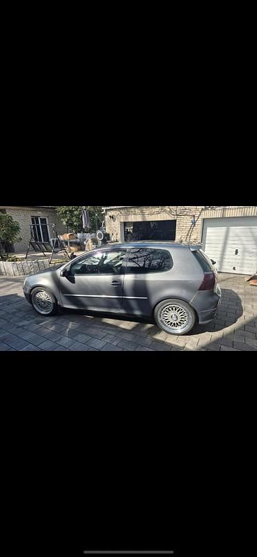 Gebraucht VW Golf V 150 PS (110 kW) 2005 Grau Kleinwagen