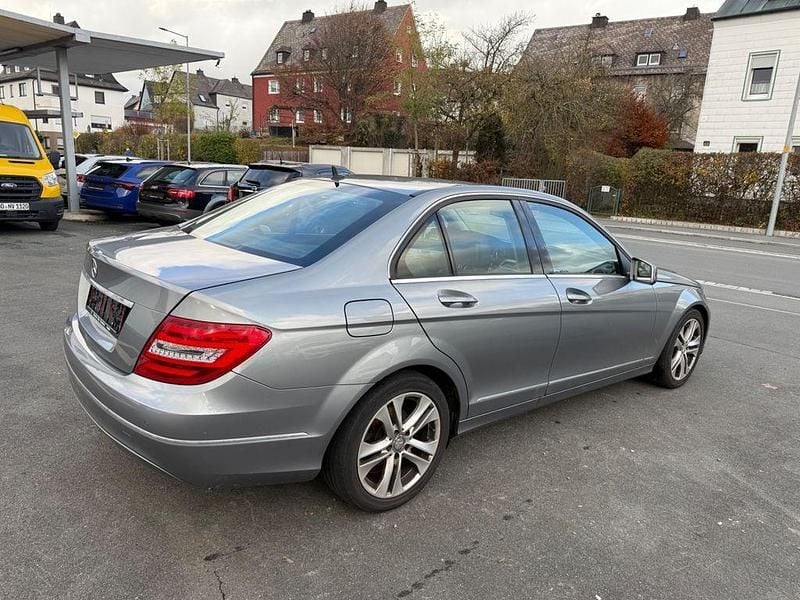Gebraucht Mercedes C180 156 PS (114 kW) 2012 Silber Limousine