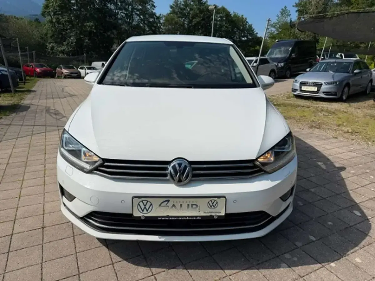 Gebraucht VW Golf VII Highline 150 PS (110 kW) 2016 Pure white Limousine