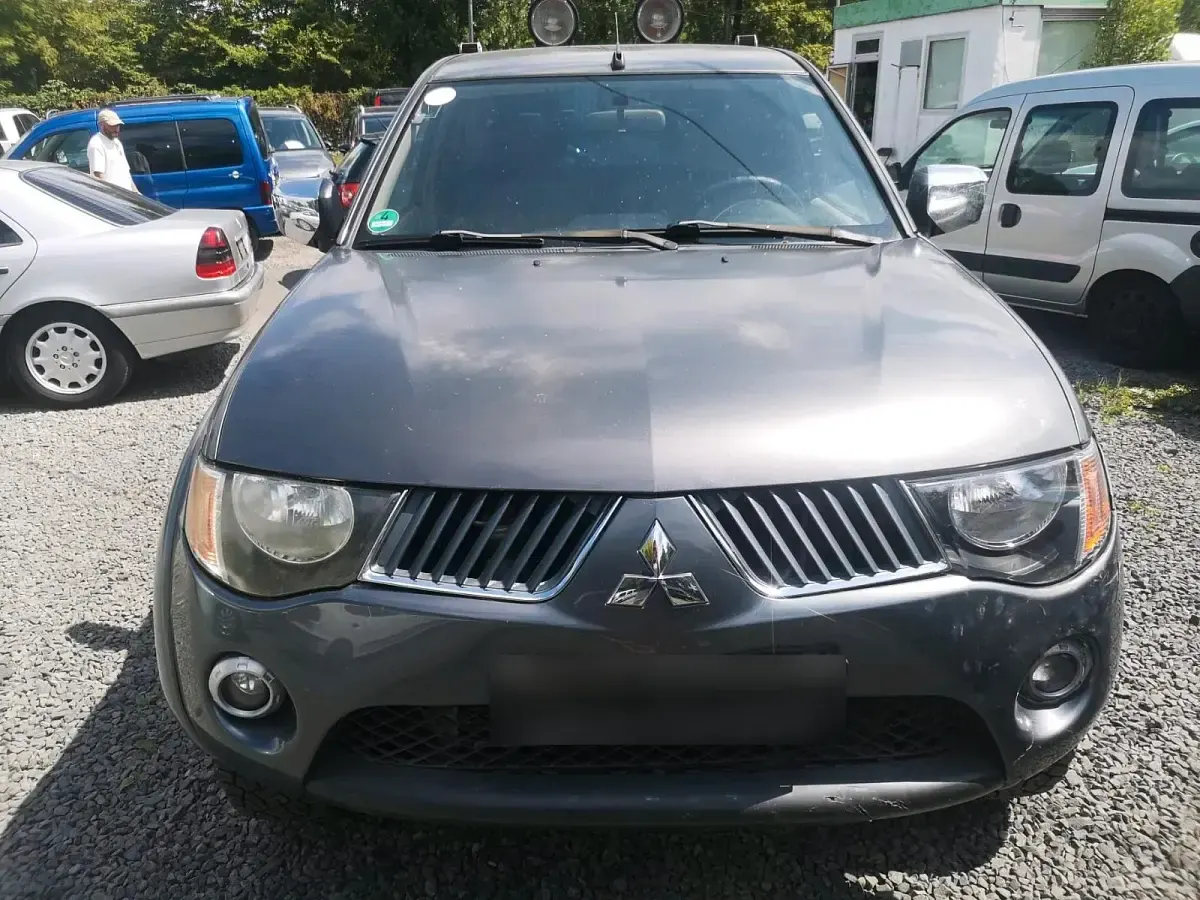 Gebraucht Mitsubishi L200 136 PS (100 kW) 2006 Grau Pickup