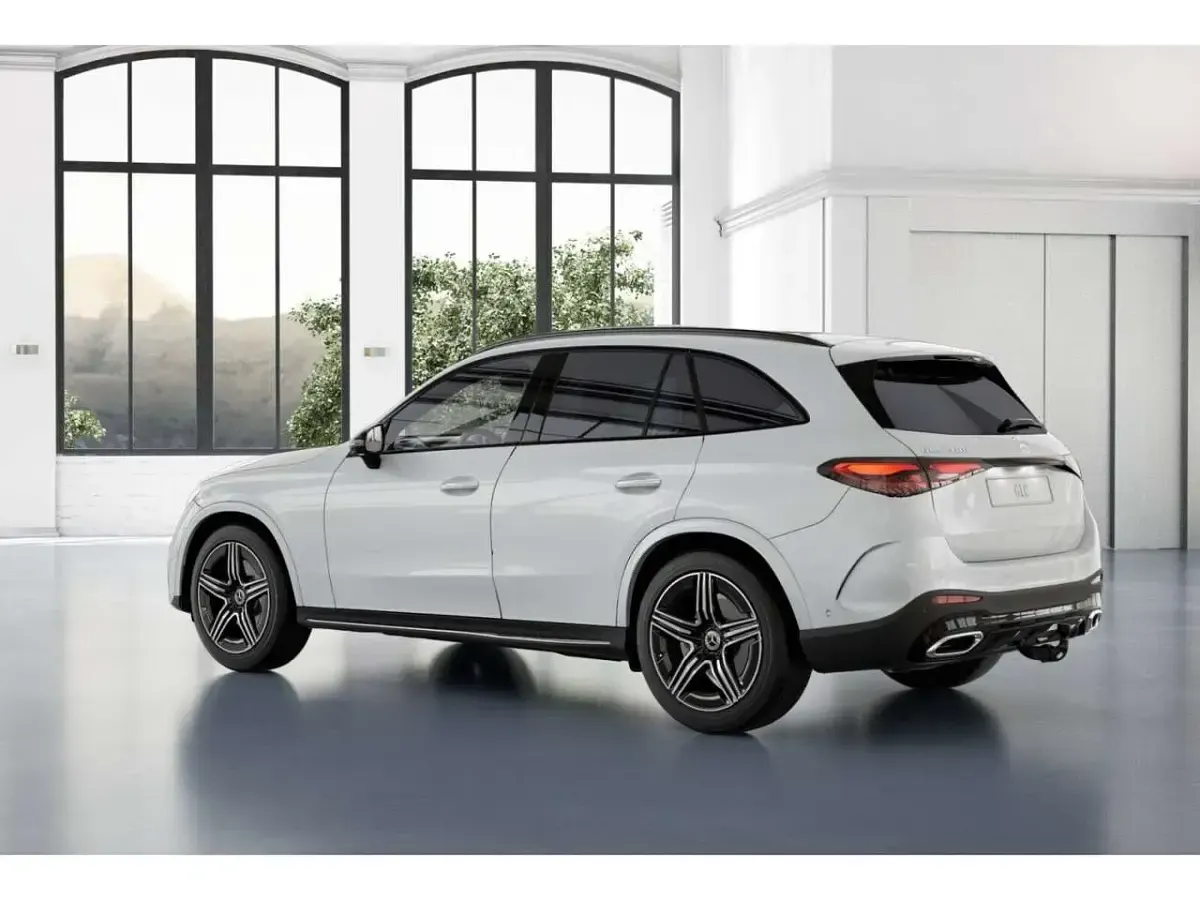 Gebraucht Mercedes GLC300 AMG 258 PS (189 kW) 2026 Weiß SUV