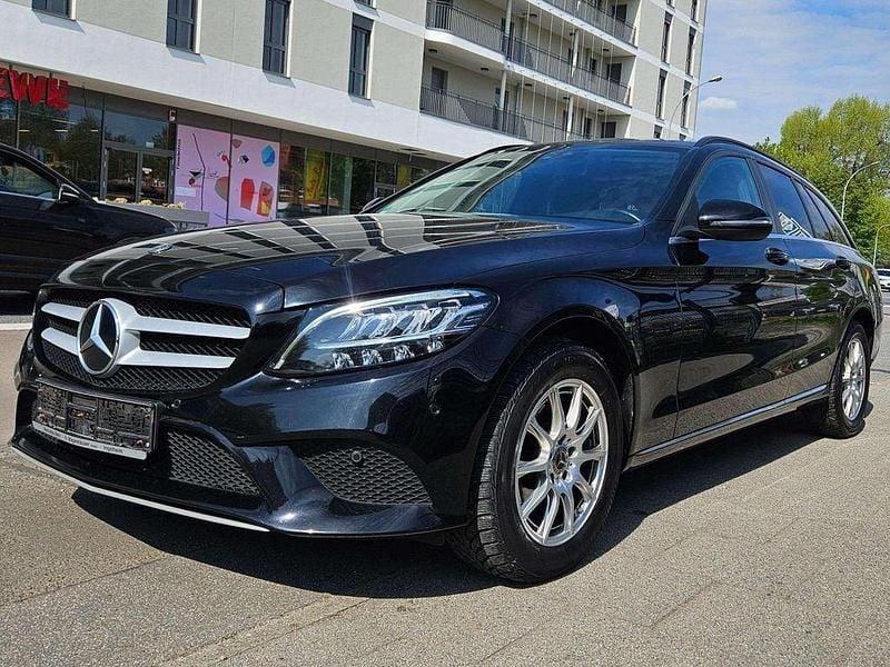 Gebraucht Mercedes C200 Exclusive 160 PS (117 kW) 2021 Schwarz Kombi