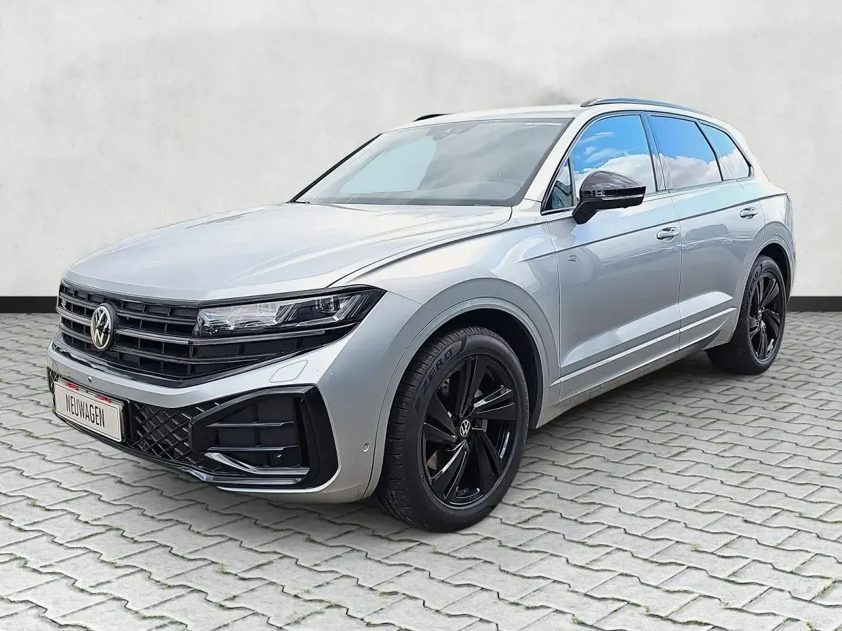 Neu VW Touareg R-line 286 PS (210 kW) 2026 Oyster silver metallic SUV