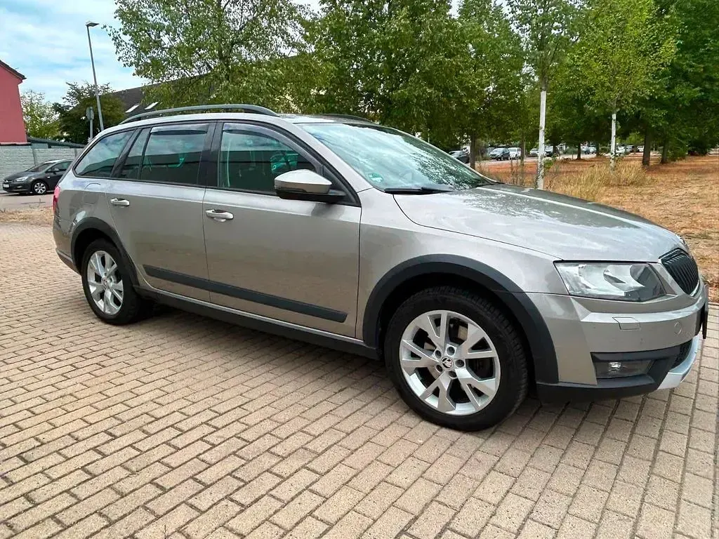 Gebraucht Skoda Octavia 184 PS (135 kW) 2015 Beige Kombi