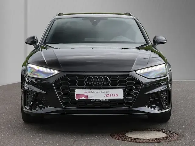 Gebraucht Audi A4 Competition 204 PS (150 kW) 2024 Schwarz Kombi