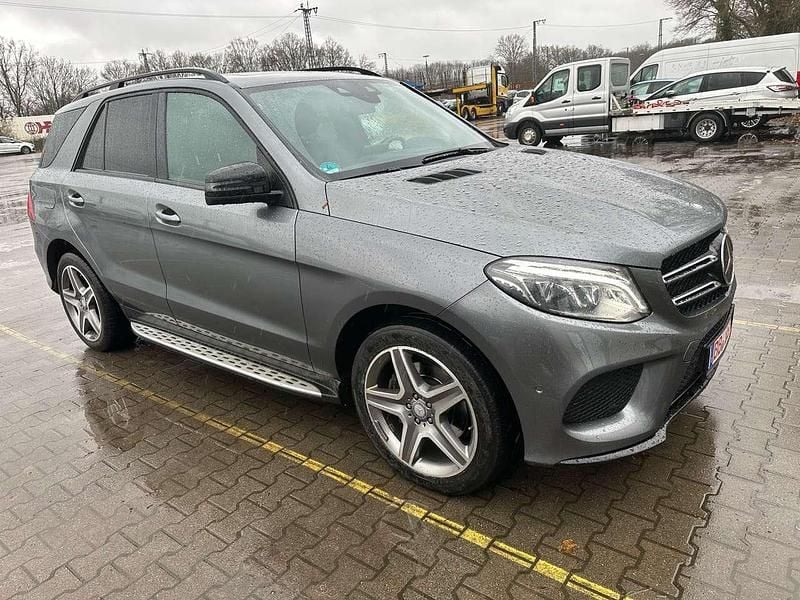 Selenitgrau metalliclack Gebraucht 2016 Mercedes GLE350 AMG SUV | 21.999 € (Superpreis) - Bild 1/4