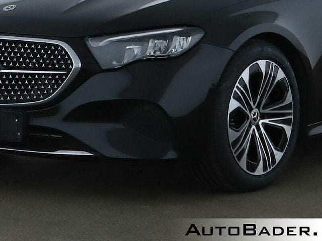 197 obsidianschwarz Gebraucht 2023 Mercedes E220 Avantgarde Kombi | 42.795 € (Guter Preis) - Bild 1/4