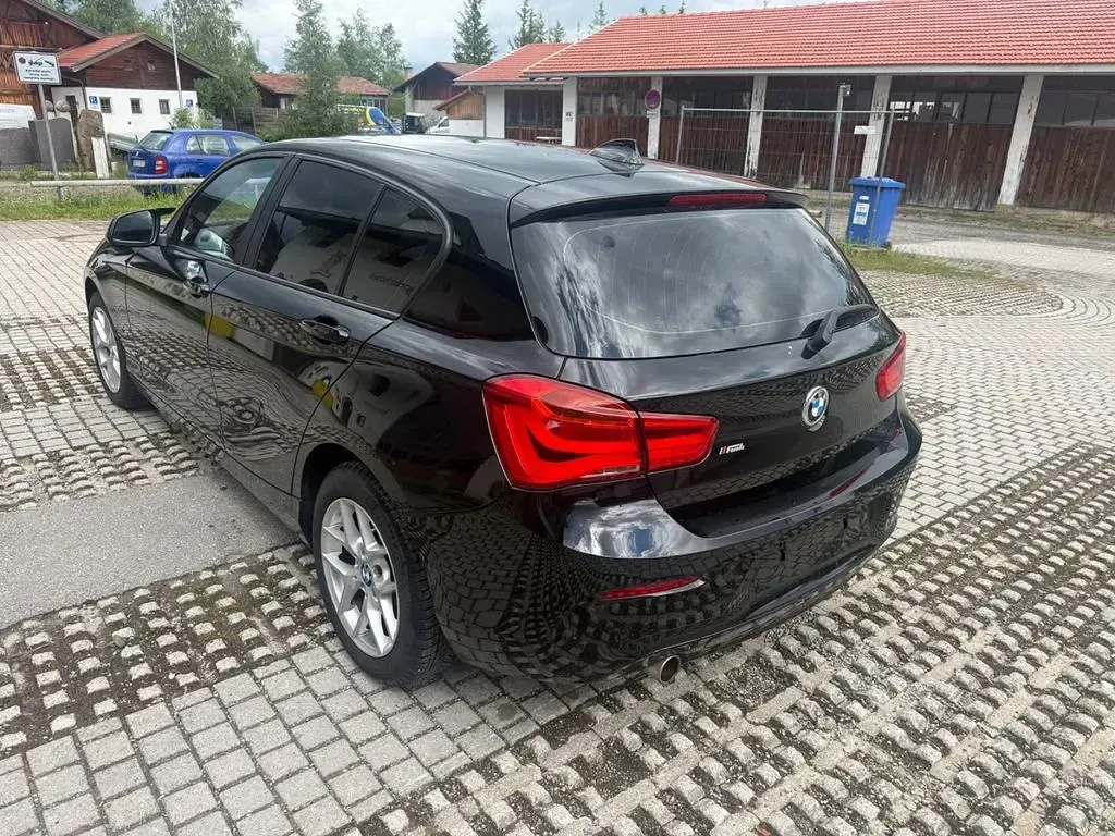 Gebraucht BMW 116 Advantage 116 PS (85 kW) 2017 Schwarz Kleinwagen