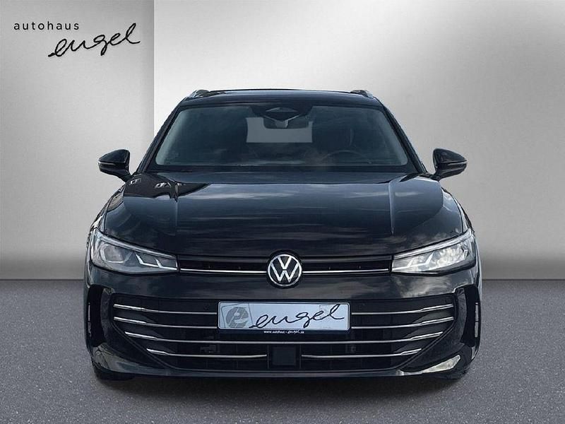 Gebraucht VW Passat Business 150 PS (110 kW) 2024 Grenadilla black metallic Kombi