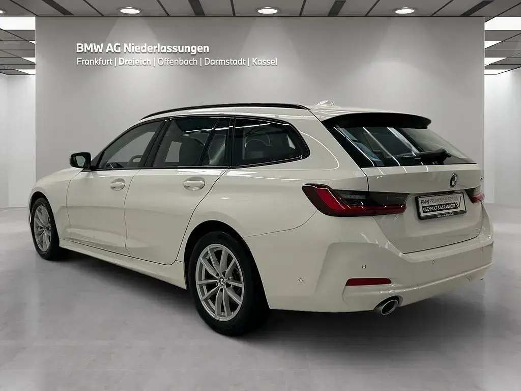 Gebraucht BMW 318 150 PS (110 kW) 2024 Weiß Limousine