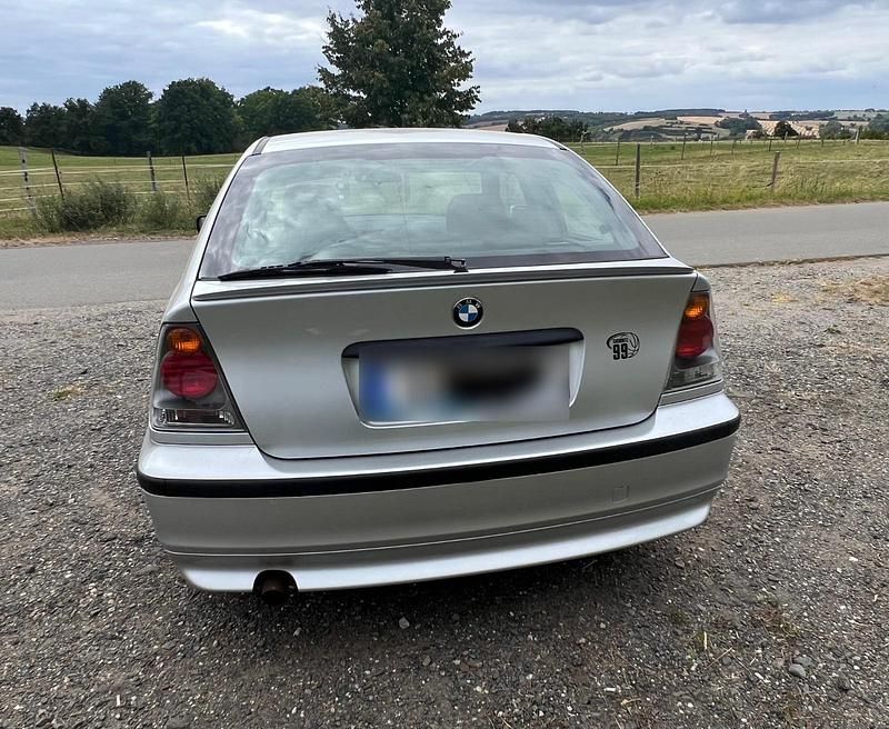 Gebraucht BMW 316 Compact 116 PS (85 kW) 2002 Silber Kleinwagen