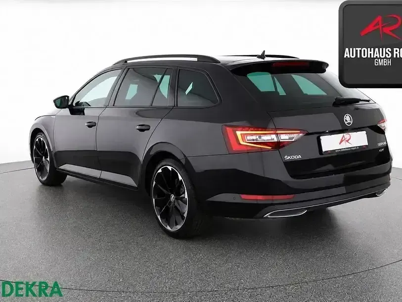 Gebraucht Skoda Superb SportLine 190 PS (139 kW) 2019 Schwarzmagic perleffekt Kombi