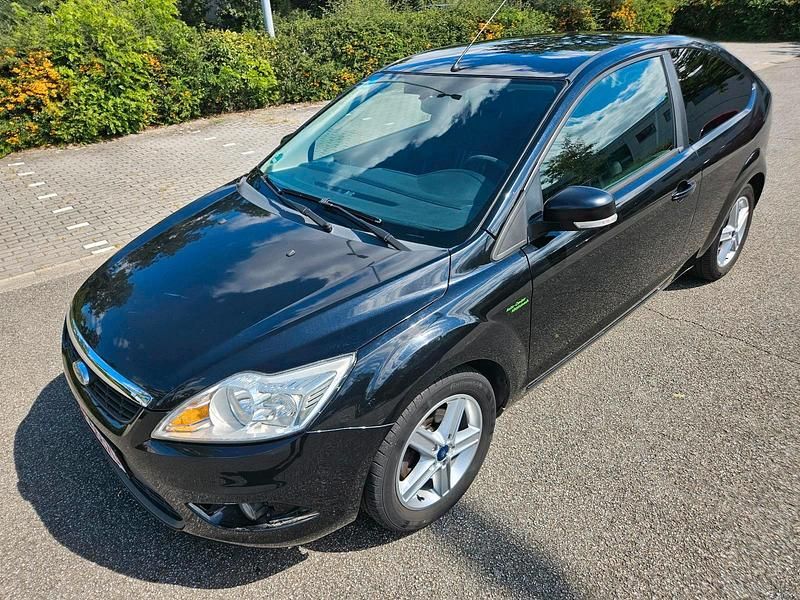 Schwarz Gebraucht 2008 Ford Focus Limousine | 2.400 € (Fairer Preis) - Bild 1/4