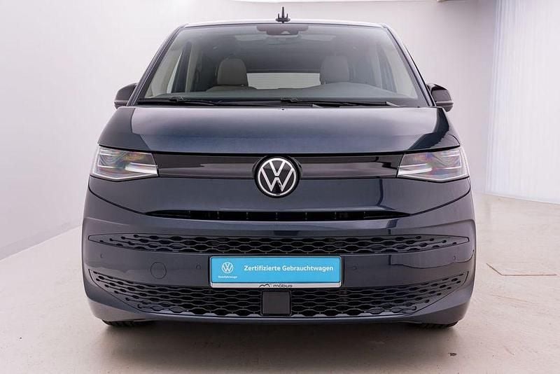 Gebraucht VW Multivan Basis 150 PS (110 kW) 2024 3s starlight blue metallic Van