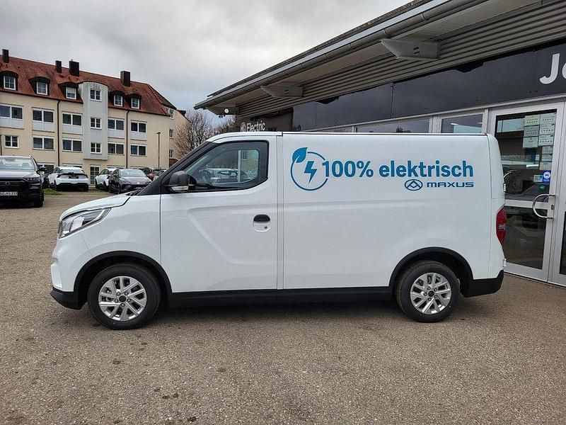Neu Maxus eDeliver 3 117 kW (160 PS) 2025 Weiß Van