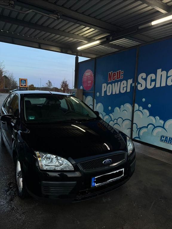 Schwarz Gebraucht 2006 Ford Focus Limousine | 4.999 € (Teuer) - Bild 1/4