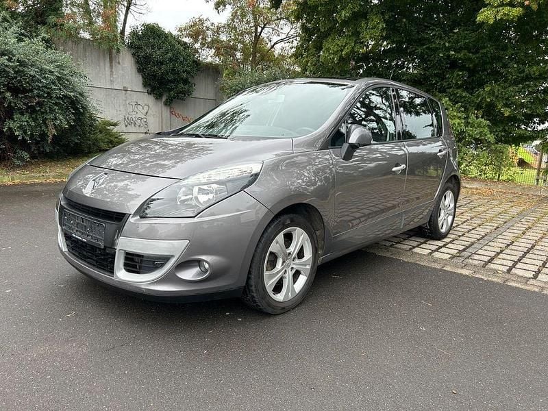 Grau Gebraucht 2011 Renault Scénic III Dynamique Van / Kleinbus | 6.990 € (Fairer Preis) - Bild 1/4