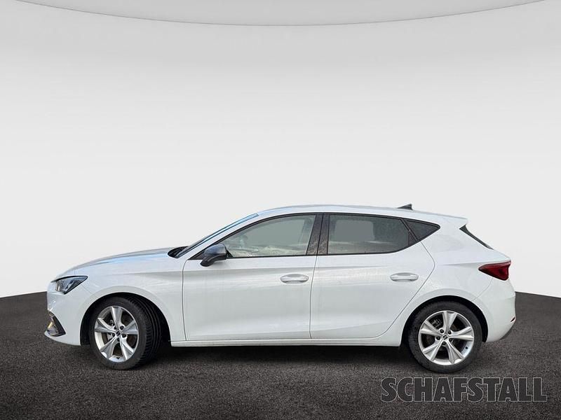Gebraucht Seat Leon FR 150 PS (110 kW) 2022 Nevada white Limousine