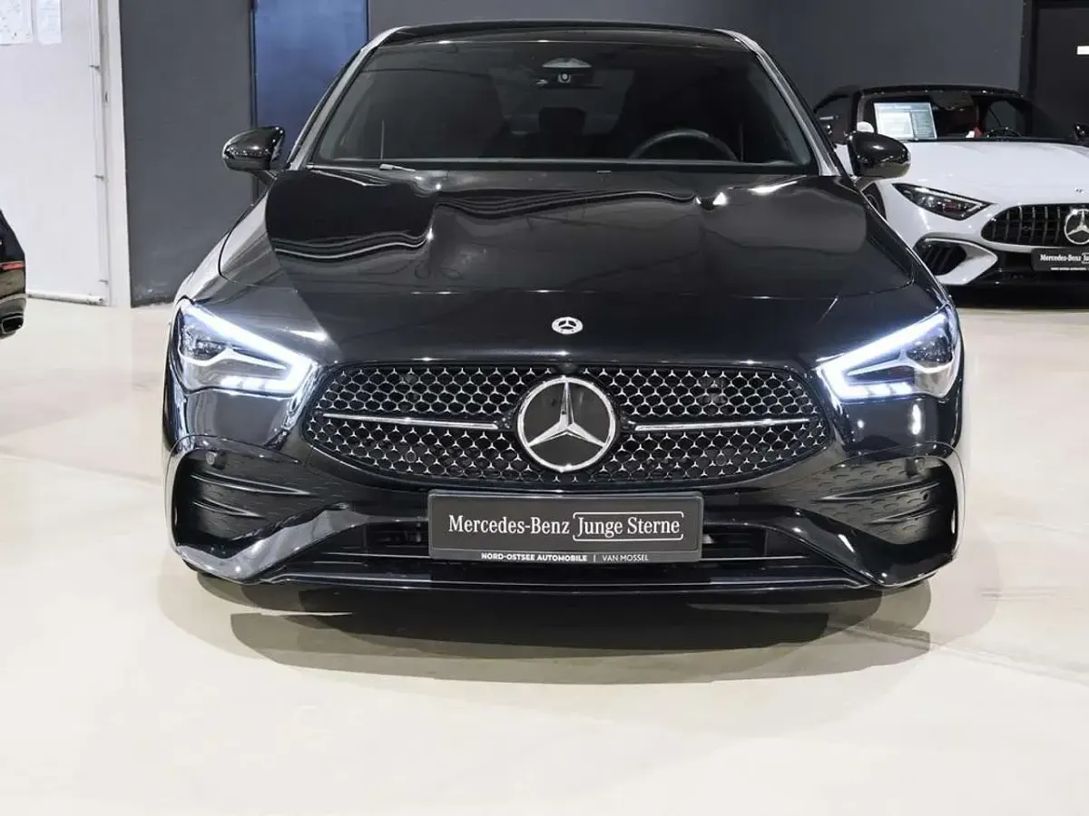 Gebraucht Mercedes CLA200 AMG 163 PS (119 kW) 2025 Kosmosschwarz metallic Coupé
