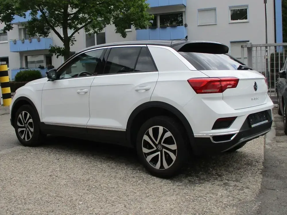 Gebraucht VW T-Roc Active 150 PS (110 kW) 2021 Pure white SUV