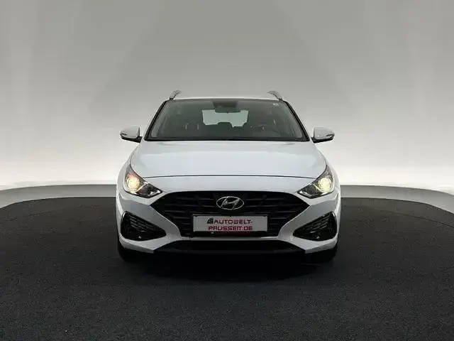Gebraucht Hyundai i30 Trend 120 PS (88 kW) 2020 Weiß Kombi