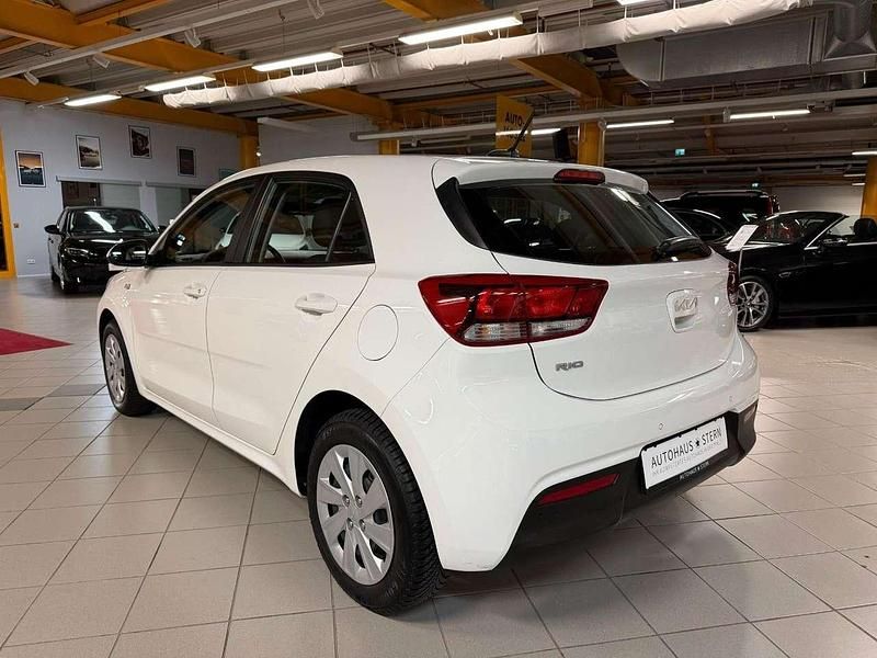 Gebraucht Kia Rio Edition 7 84 PS (61 kW) 2023 Weiß Kleinwagen
