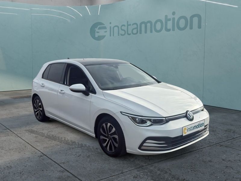 Weiß Gebraucht 2022 VW Golf VIII Active Limousine | 23.450 € (Fairer Preis) - Bild 1/4