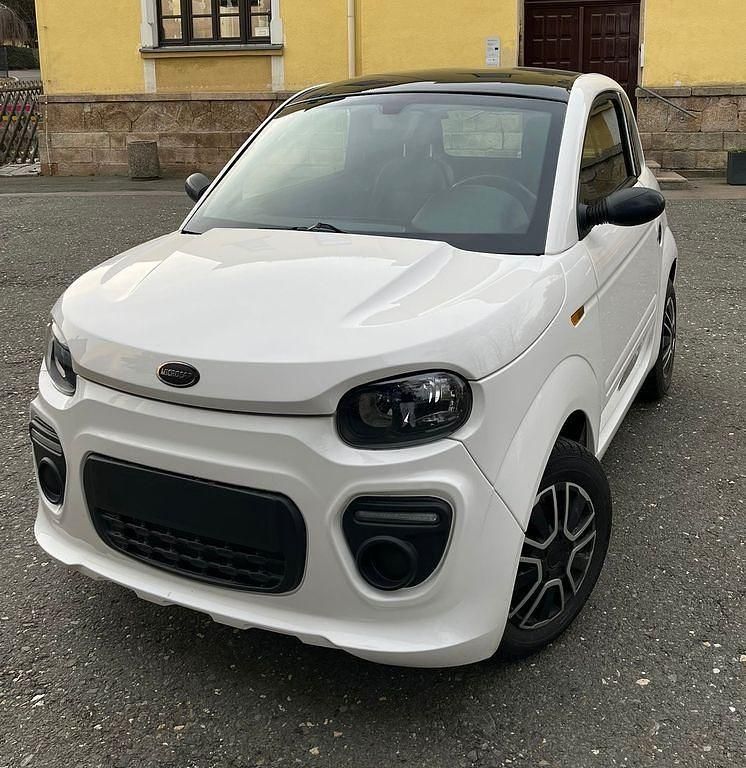 Second-hand Ligier Dué First 2024 Alb Hatchback