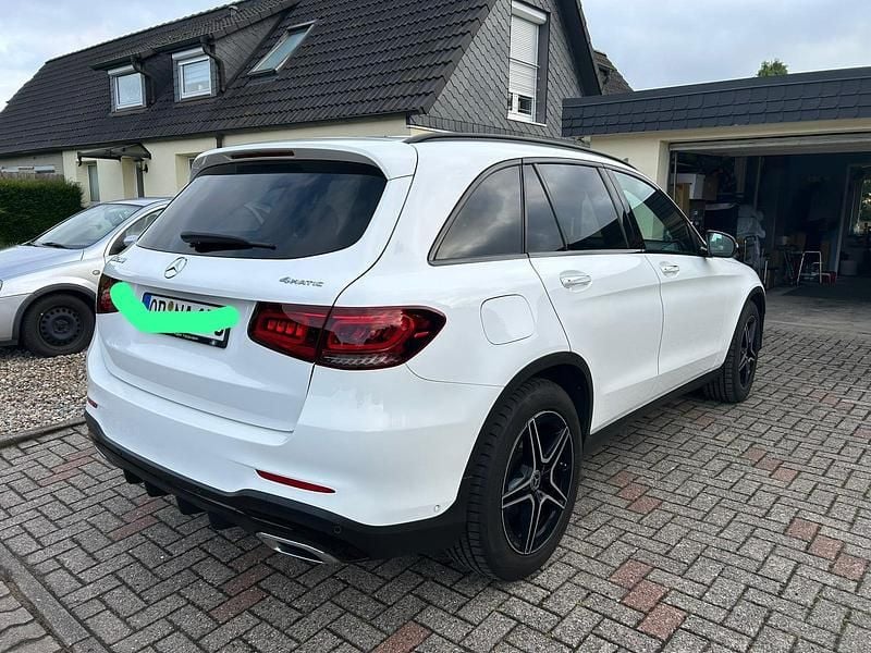 Gebraucht Mercedes GLC200 AMG line 197 PS (144 kW) 2020 Weiß SUV