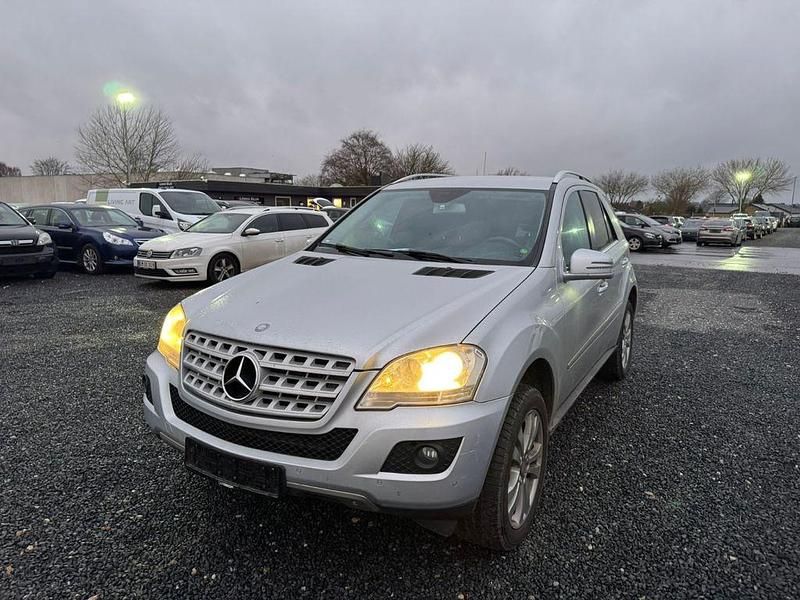Silber Gebraucht 2011 Mercedes ML350 SUV | 6.500 € (Fairer Preis) - Bild 1/4
