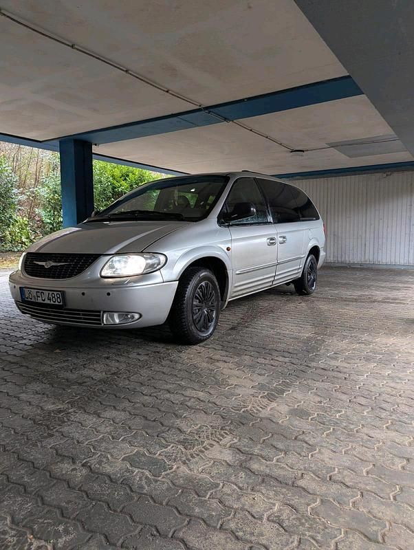 Silber Gebraucht 2003 Chrysler Voyager Van / Kleinbus | 2.800 € - Bild 1/4