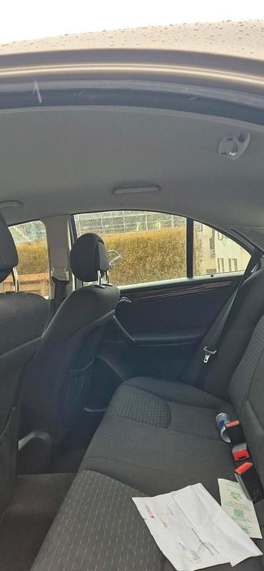 Gebraucht Mercedes 200 163 PS (119 kW) 2005 Gold Limousine