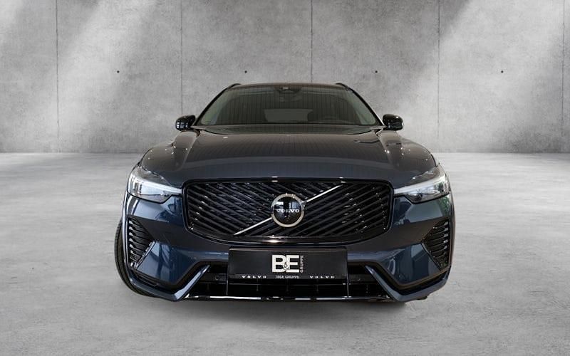 Neu Volvo XC60 Plus 250 PS (183 kW) 2025 Blau SUV