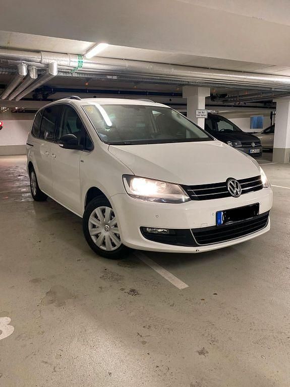 Weiß Gebraucht 2012 VW Sharan Life Van / Kleinbus | 11.000 € (Fairer Preis) - Bild 1/4