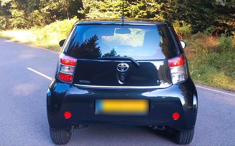 Gebraucht Toyota iQ 90 PS (66 kW) 2009 Schwarz Kleinwagen