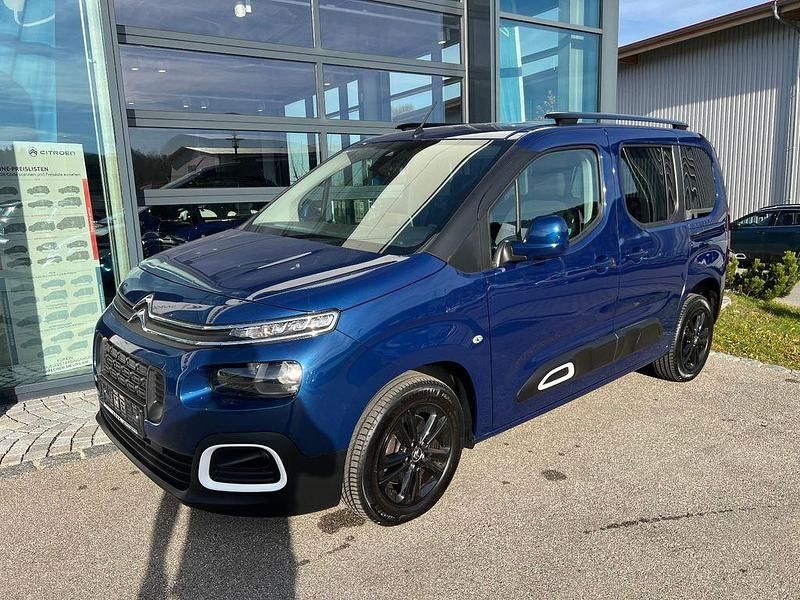 Blau Gebraucht 2021 Citroën Berlingo Feel Van / Kleinbus | 21.990 € (Fairer Preis) - Bild 1/4