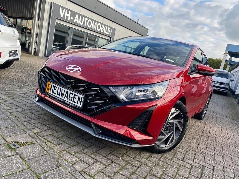 Gebraucht Hyundai i20 101 PS (74 kW) 2025 Rot Kleinwagen