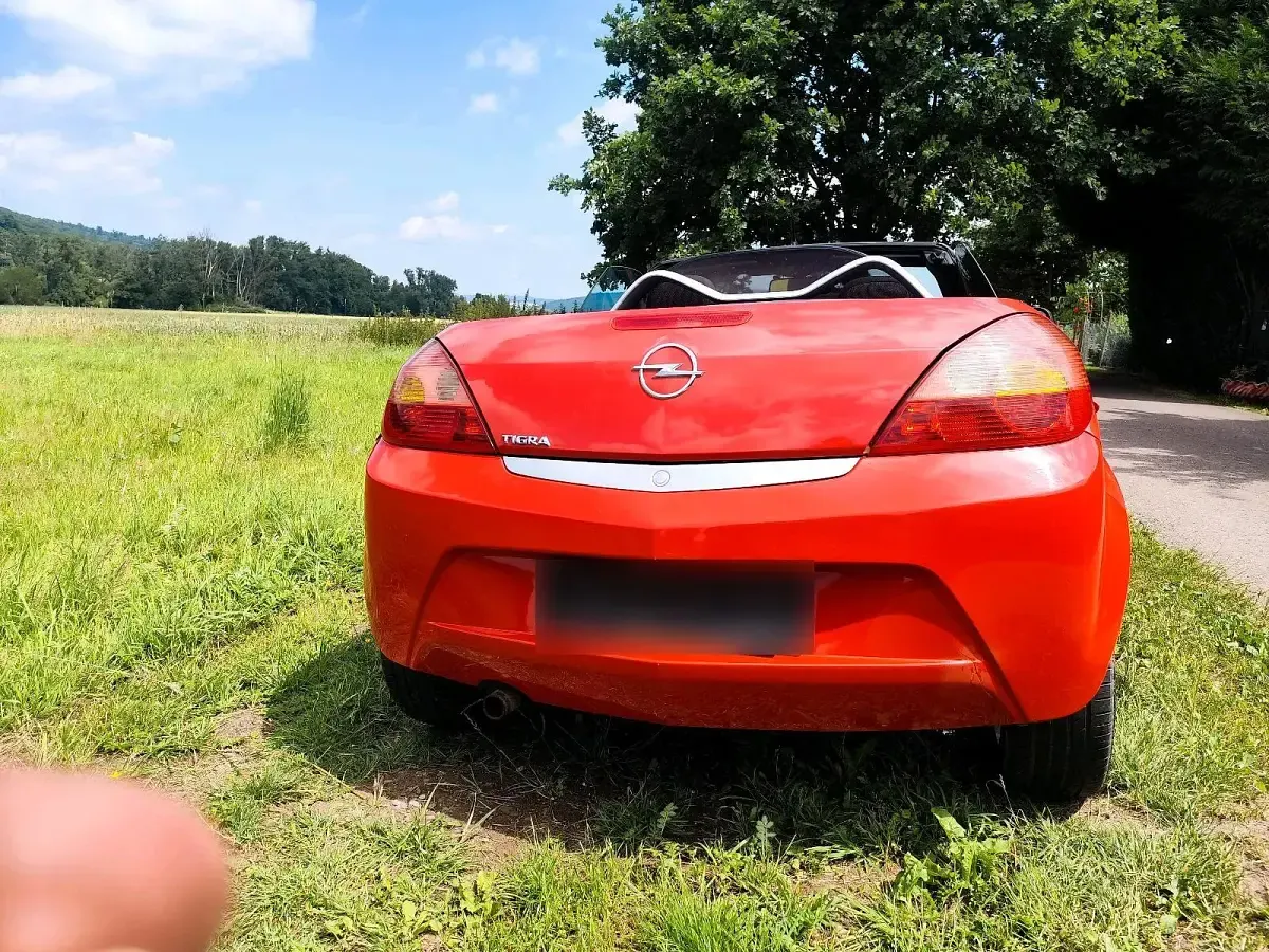 Gebraucht Opel Tigra 90 PS (66 kW) 2004 Rot Cabrio