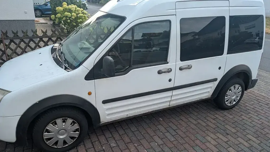 Gebraucht Ford Tourneo Connect 90 PS (66 kW) 2008 Weiß Van / Kleinbus