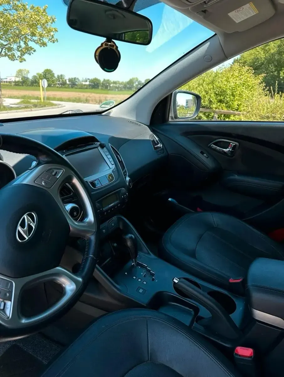 Gebraucht Hyundai ix35 Premium 135 PS (99 kW) 2013 Grau SUV