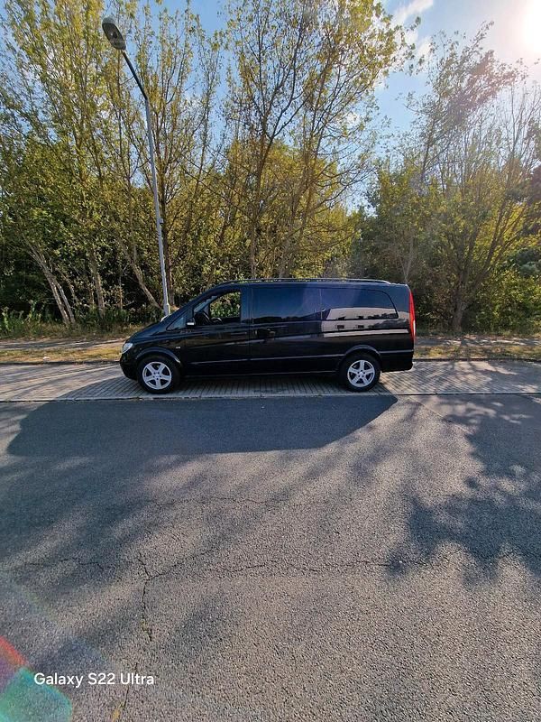 Schwarz Gebraucht 2008 Mercedes Viano Van / Kleinbus | 11.000 € - Bild 1/4