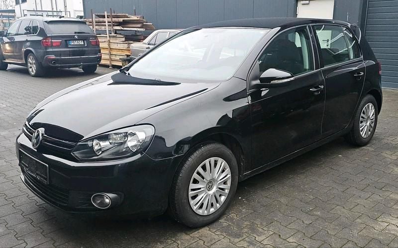 Schwarz Gebraucht 2010 VW Golf VI Trendline Limousine | 4.990 € (Guter Preis) - Bild 1/4