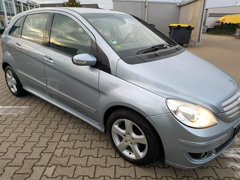 Grau Gebraucht 2006 Mercedes B170 Van / Kleinbus | 2.900 € (Guter Preis) - Bild 1/4