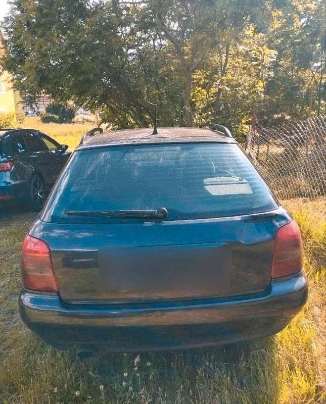 Second-hand Audi A4 100 CP (73 kW) 1997 Negru Break