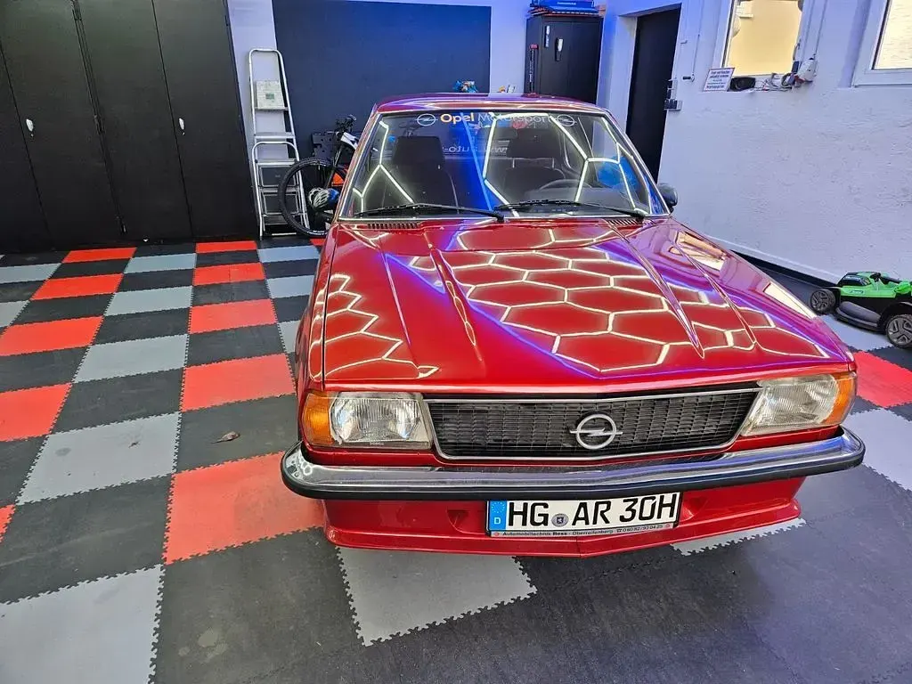 Gebraucht Opel Ascona 150 PS (110 kW) 1977 Rot Limousine