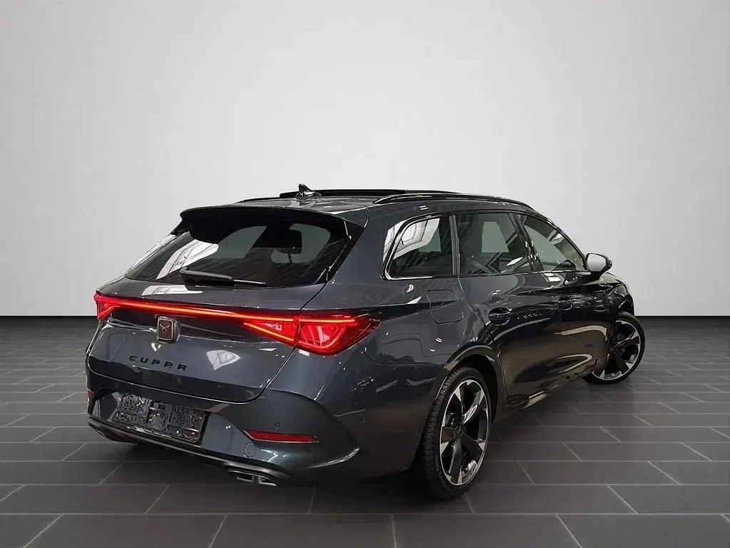 Gebraucht Cupra Leon 150 PS (110 kW) 2023 Magnetic grau metallic (metallic) Limousine